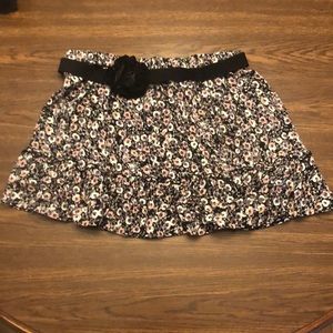Candies ruffle skirt size large.